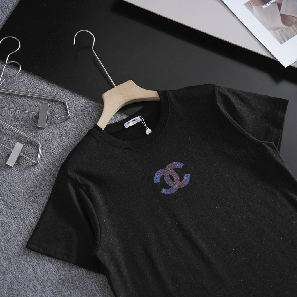 激安販売 業界最高い品質 コピー シャネル半袖Tシャツロゴプリント