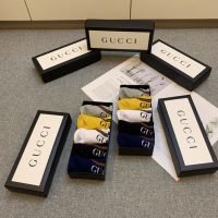 Gucci（グッチ）偽物 グッチ新作純綿混合色ジャカードローソックス 激安通販