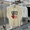 GUCCI (グッチ) コピー 猫アルファベットプリント丸首半袖Tシャツ 激安通販