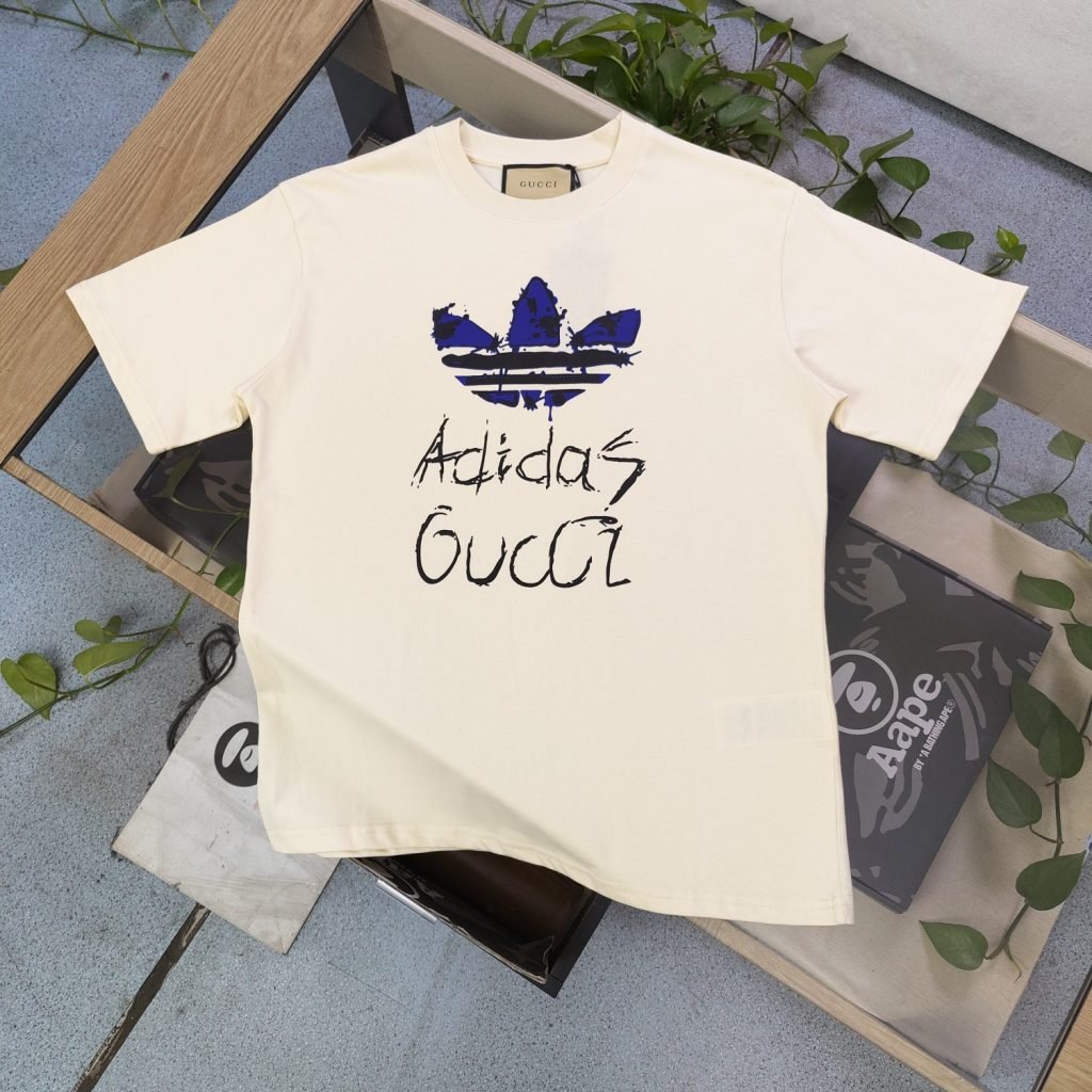 GUCCI (グッチ) 偽物 春夏新作連名クローバーlogeプリントTシャツ 通販