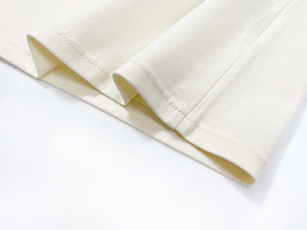 GUCCI (グッチ) 芸能人 コピー フラワー半袖プリントTシャツ|スーパーコピーn級優良店 4 GUCCI (グッチ) 芸能人 コピー フラワー半袖プリントTシャツ