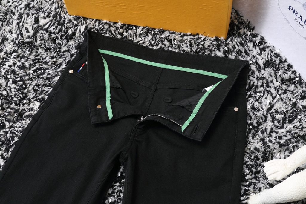 GUCCI (グッチ)  芸能人 n級品  春夏新作ウォッシュ加工ジーンズ 