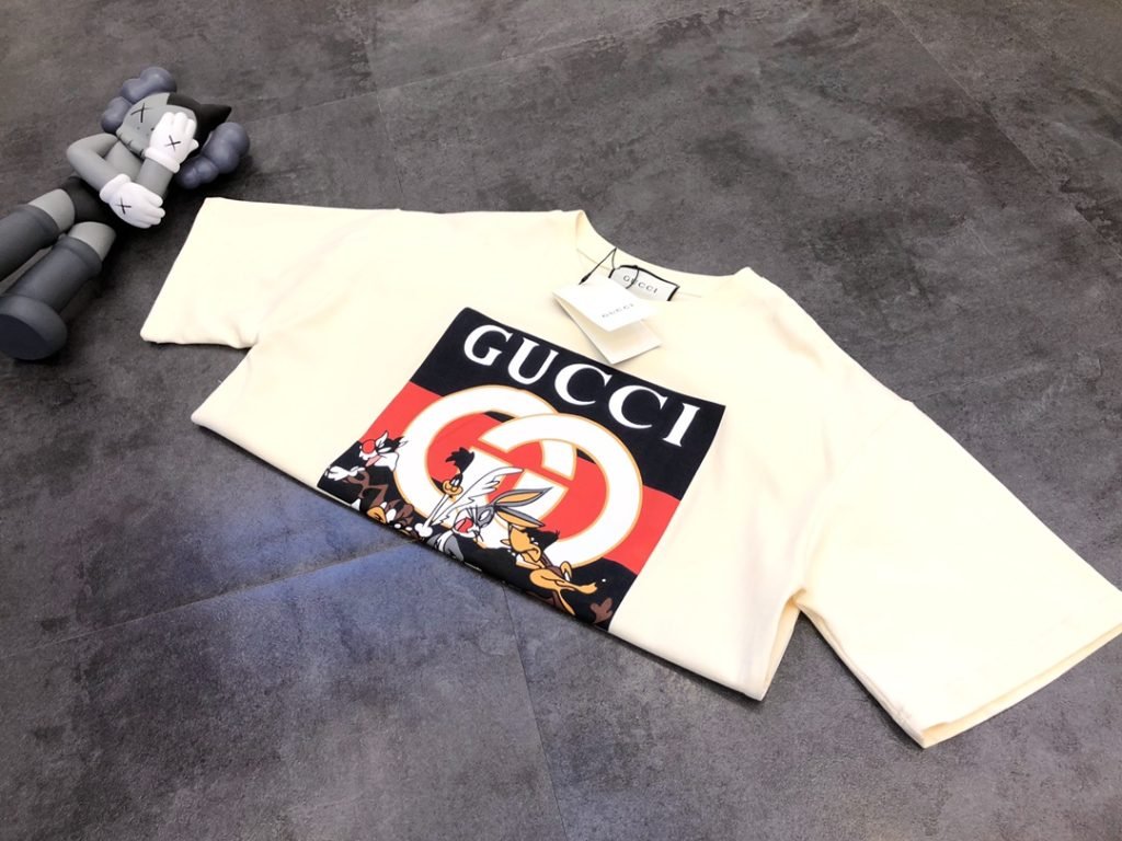 GUCCI (グッチ)  スーパーコピー春夏兎八哥プリント半袖Tシャツ