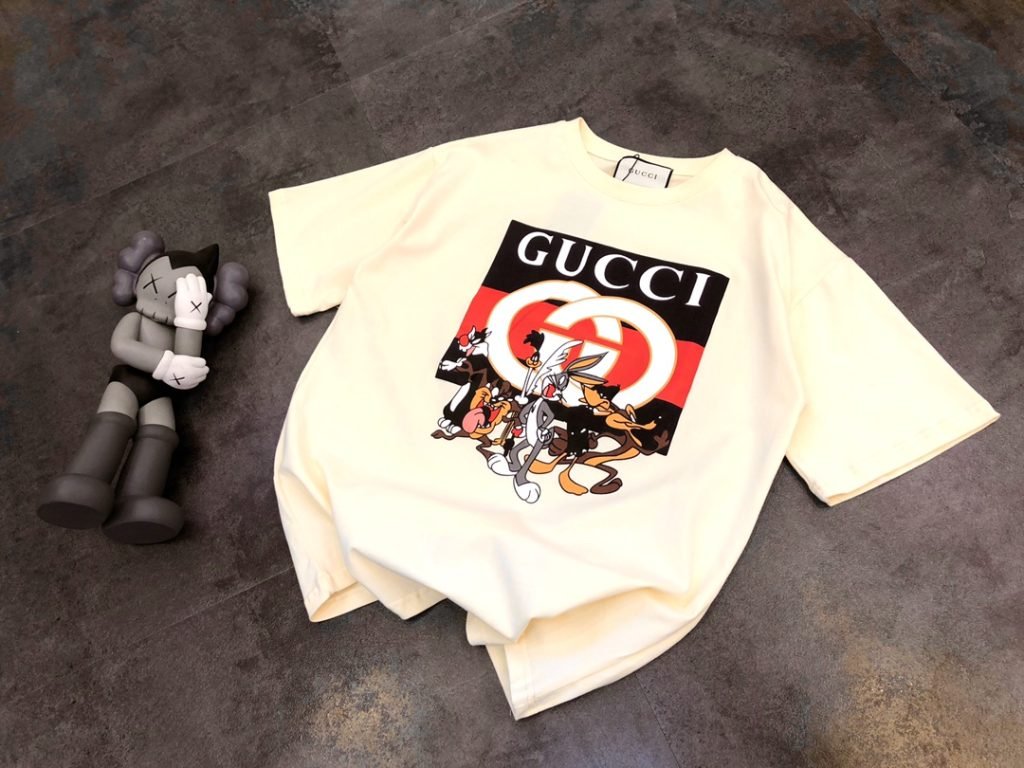 GUCCI (グッチ)  スーパーコピー春夏兎八哥プリント半袖Tシャツ