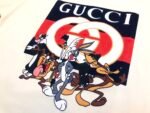 GUCCI (グッチ) スーパーコピー春夏兎八哥プリント半袖Tシャツ