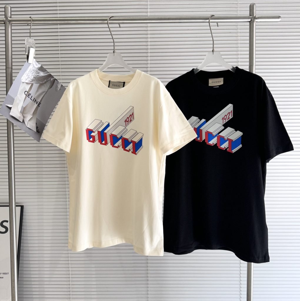 GUCCI (グッチ)   2024新作 n級品 レッドブルーアルファベットTシャツ 激安通販