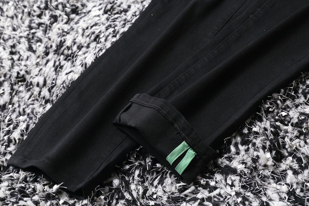 GUCCI (グッチ)  芸能人 n級品  春夏新作ウォッシュ加工ジーンズ 