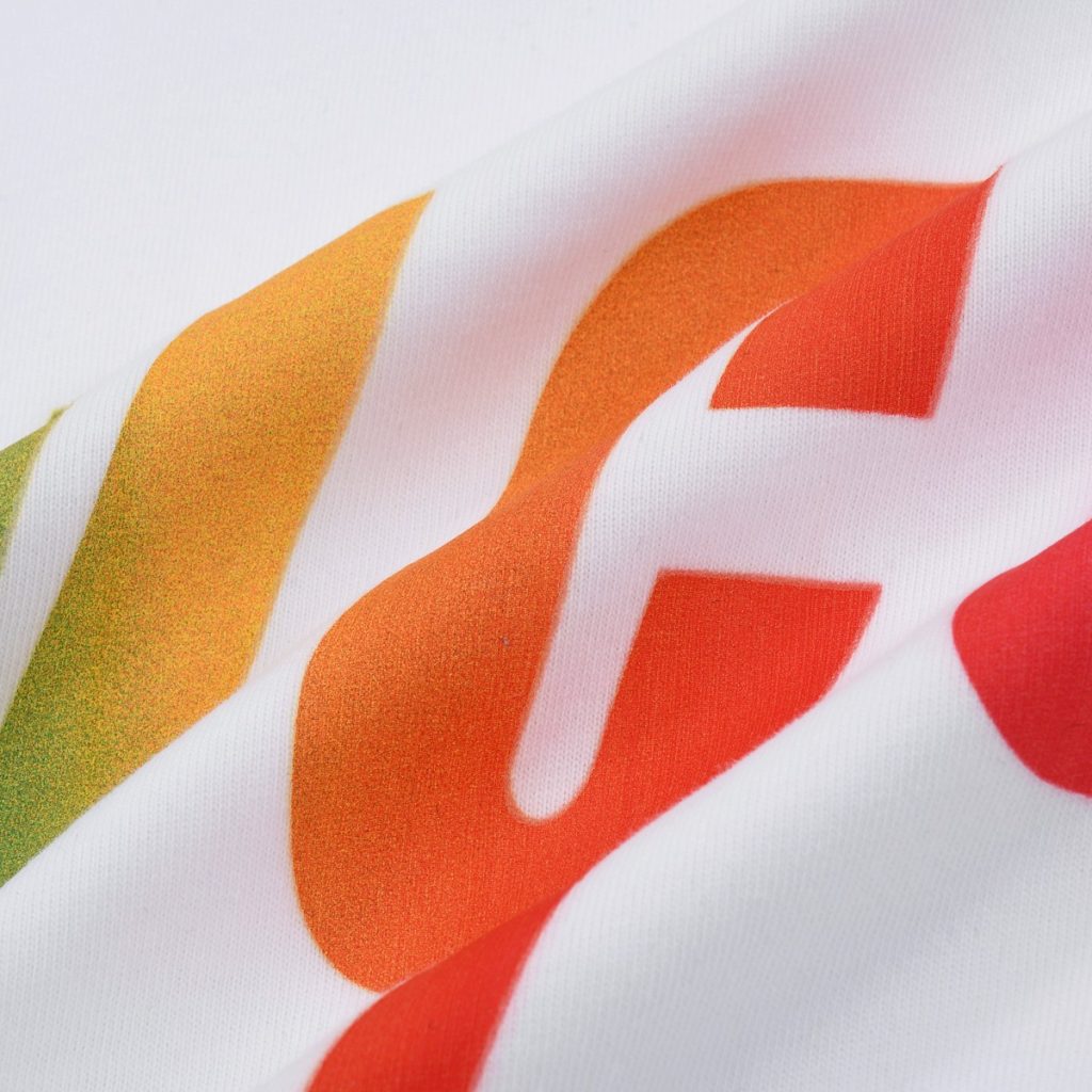 GUCCI (グッチ) コピー グラデーション稲妻アルファベットプリント半袖 激安通販