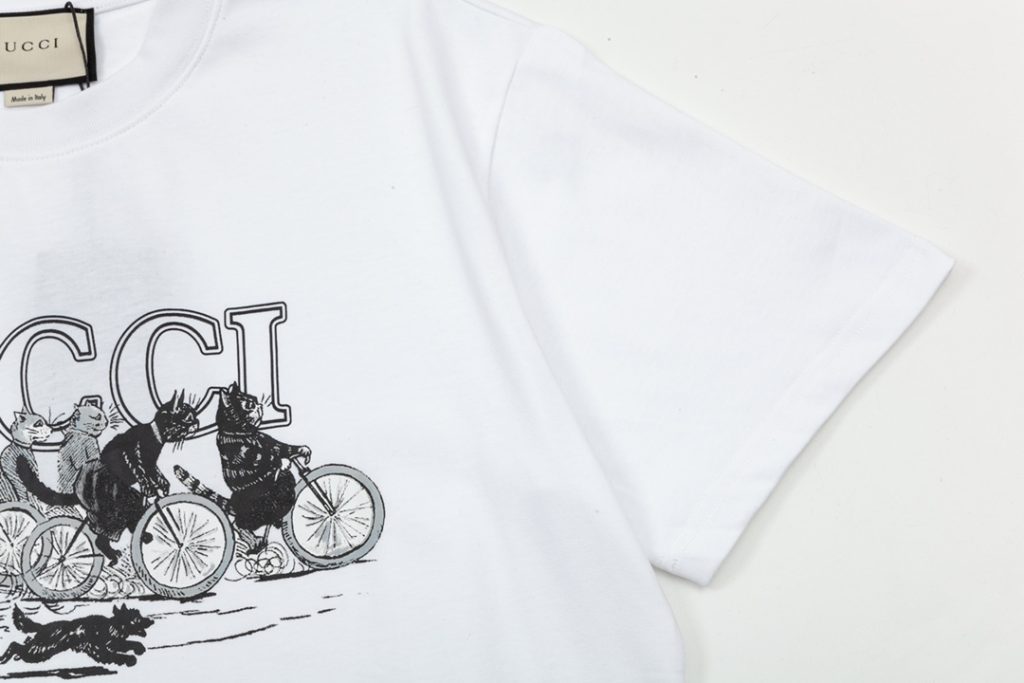 GUCCI (グッチ) 芸能人 スーパーコピー 猫刺繍ロゴカジュアル半袖