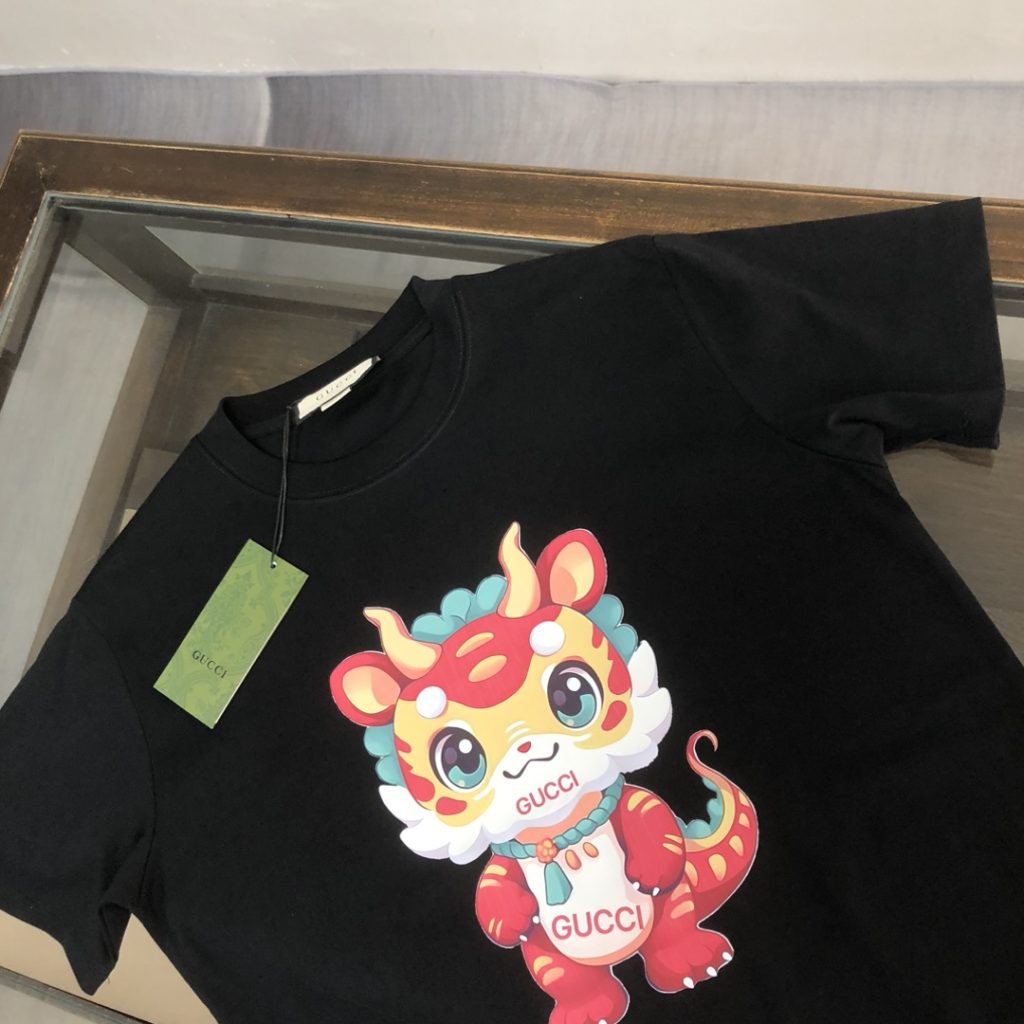 GUCCI (グッチ) 2024春夏 スーパーコピー 最新龍年限定シリーズ半袖Tシャツ 通販 