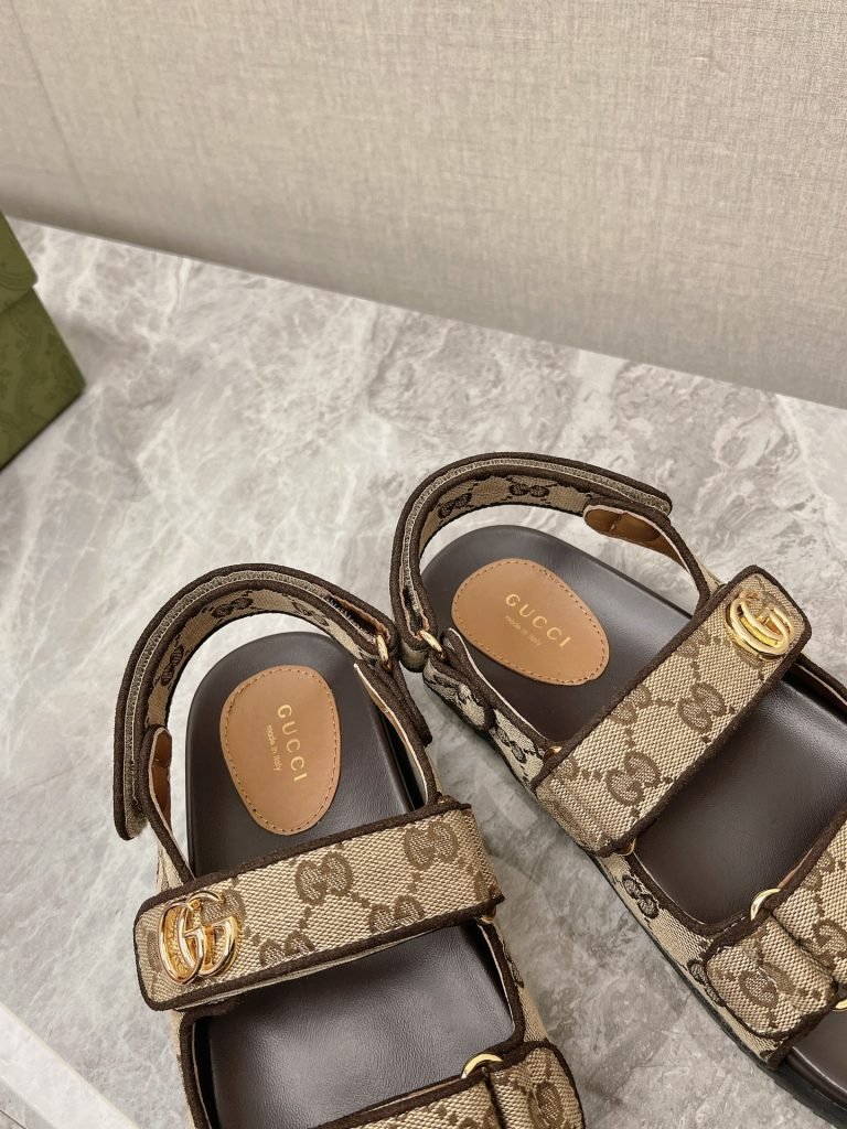 Gucci（グッチ）激安販売 n級品 カップルタイプビーチサンダル~~定番の老布サンダル......