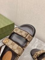 Gucci（グッチ）激安販売 n級品 カップルタイプビーチサンダル~~定番の老布サンダル......