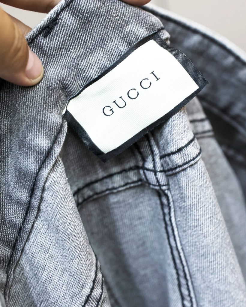 Gucci(グッチ)メンズトレンド 偽物 刺繍ウォッシュ加工微ストレッチストレートジーンズ 激安販売