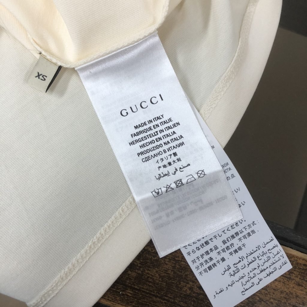 Gucci（グッチ）コピー 芸能人  春夏カップルタイプオシャレでカジュアルな半袖Tシャツ 激安通販