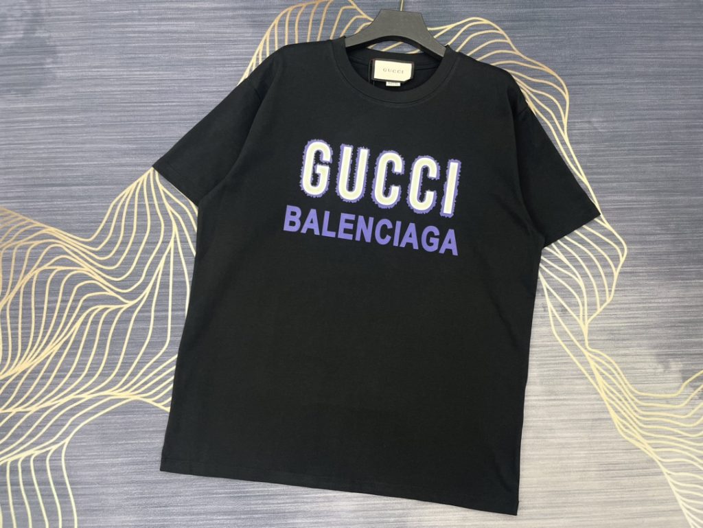 Gucci(グッチ) 激安販売 春夏連名 芸能人 限定プリントラウンドネック半袖Tシャツ