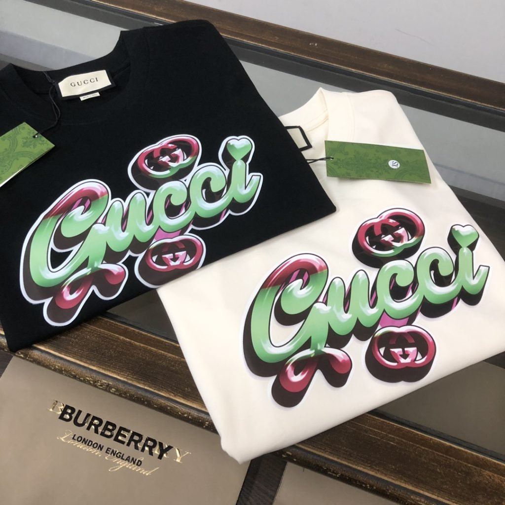 Gucci（グッチ）コピー 芸能人  春夏カップルタイプオシャレでカジュアルな半袖Tシャツ 激安通販