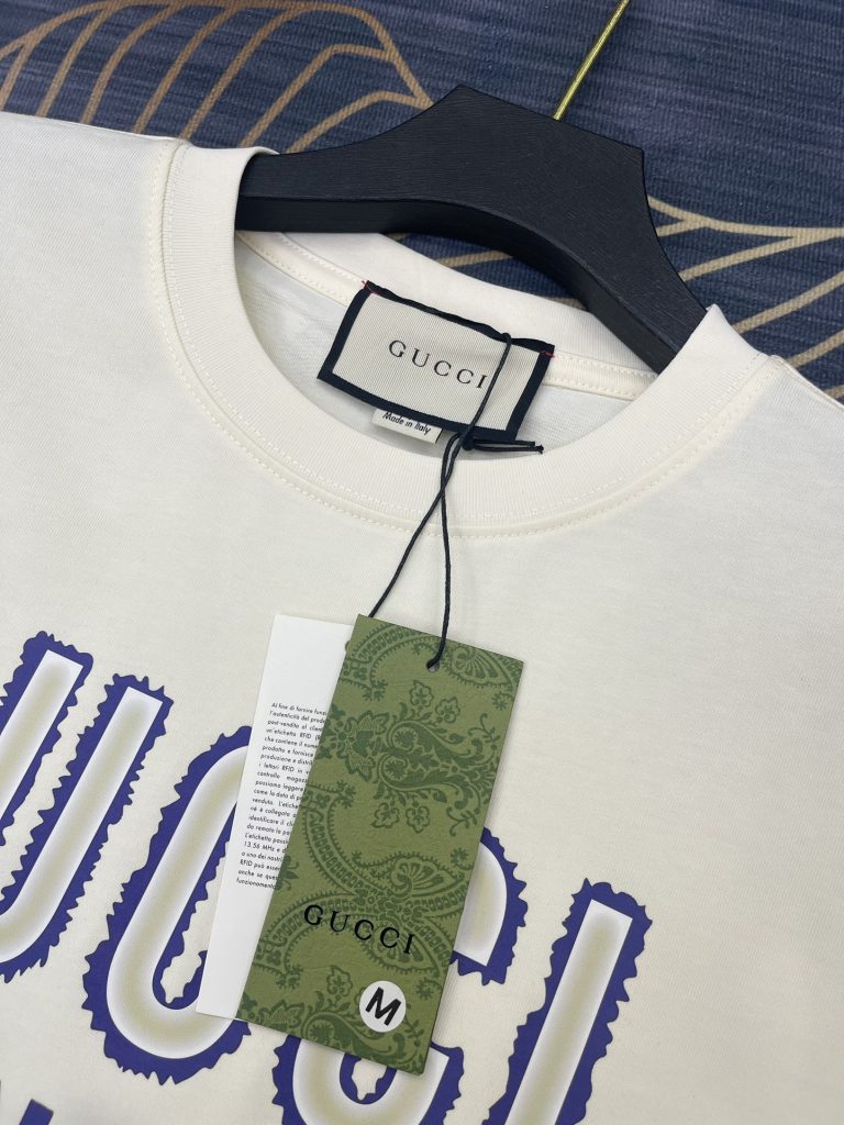 Gucci(グッチ) 激安販売 春夏連名 芸能人 限定プリントラウンドネック半袖Tシャツ