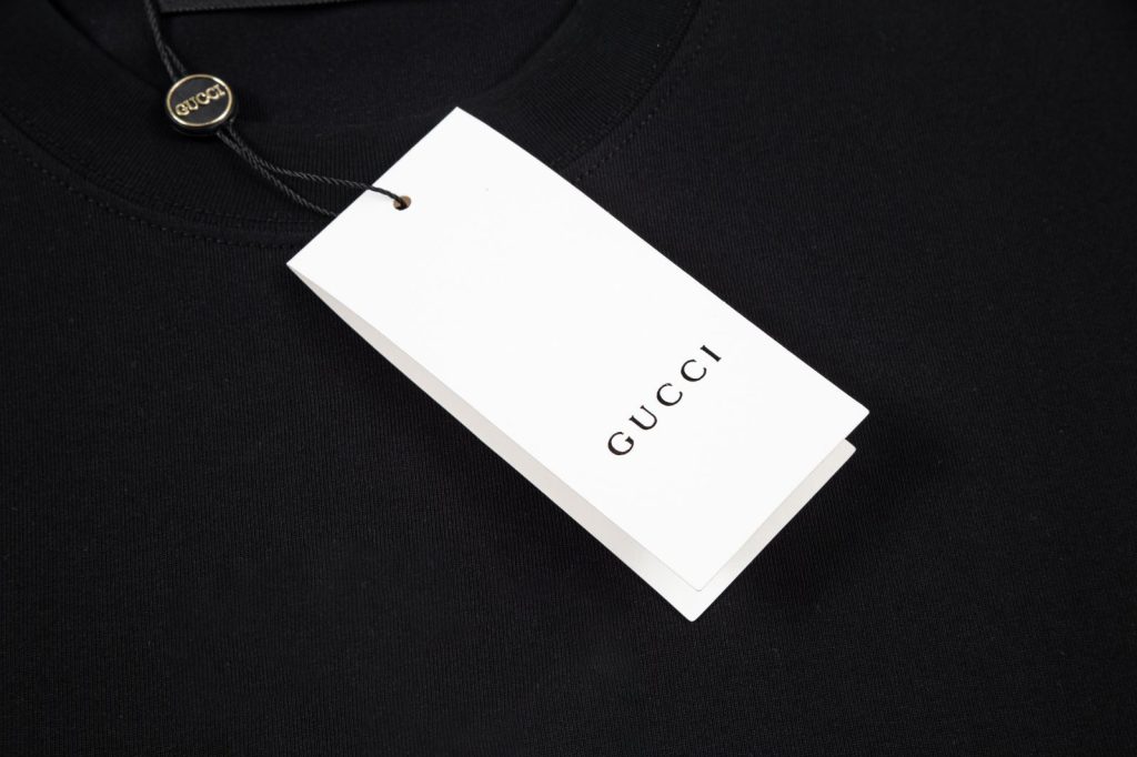 Gucci(グッチ)芸能人スーパーコピー ロゴプリントカジュアル半袖