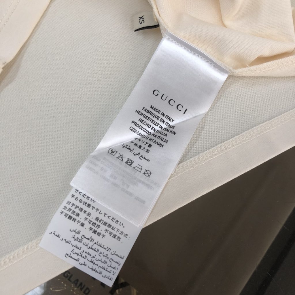  入手困難 グッチ コピー カラーアルファベットロゴカップルタイプカジュアル半袖 