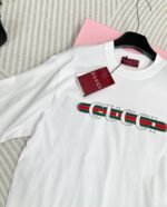 GUCCI (グッチ) 偽物 アルファベットプリントラウンドネック半袖 通販