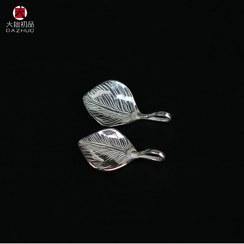 Kenzo Kikuchi(ケンキクチ) 偽物 菊地健18金飛鳥印台小葵葉手作りシルバーアクセサリー 通販