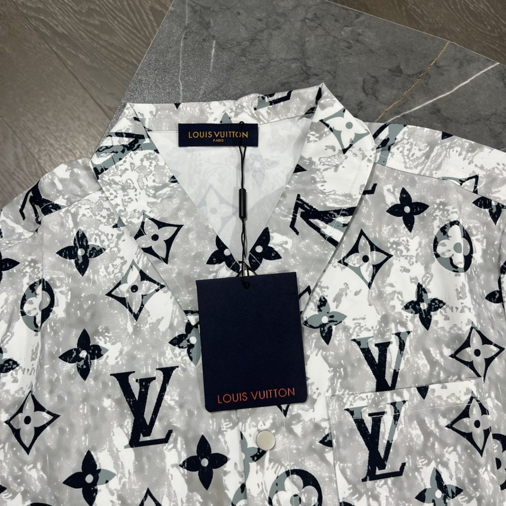 LOUIS VUITTON(ルイヴィトン) コピー ジャカードシャドー日焼け止めシャツ 激安通販