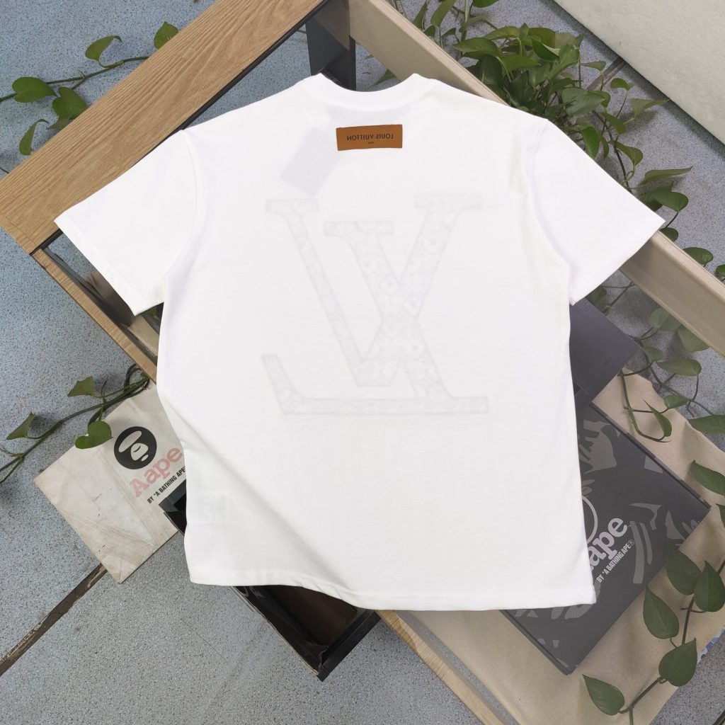 LOUIS VUITTON（ルイヴィトン）激安販売 コピーロゴ刺繍カジュアルカップル半袖
