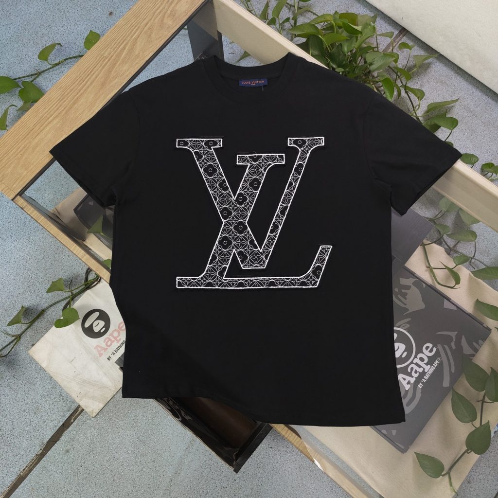 LOUIS VUITTON（ルイヴィトン）激安販売 コピーロゴ刺繍カジュアルカップル半袖