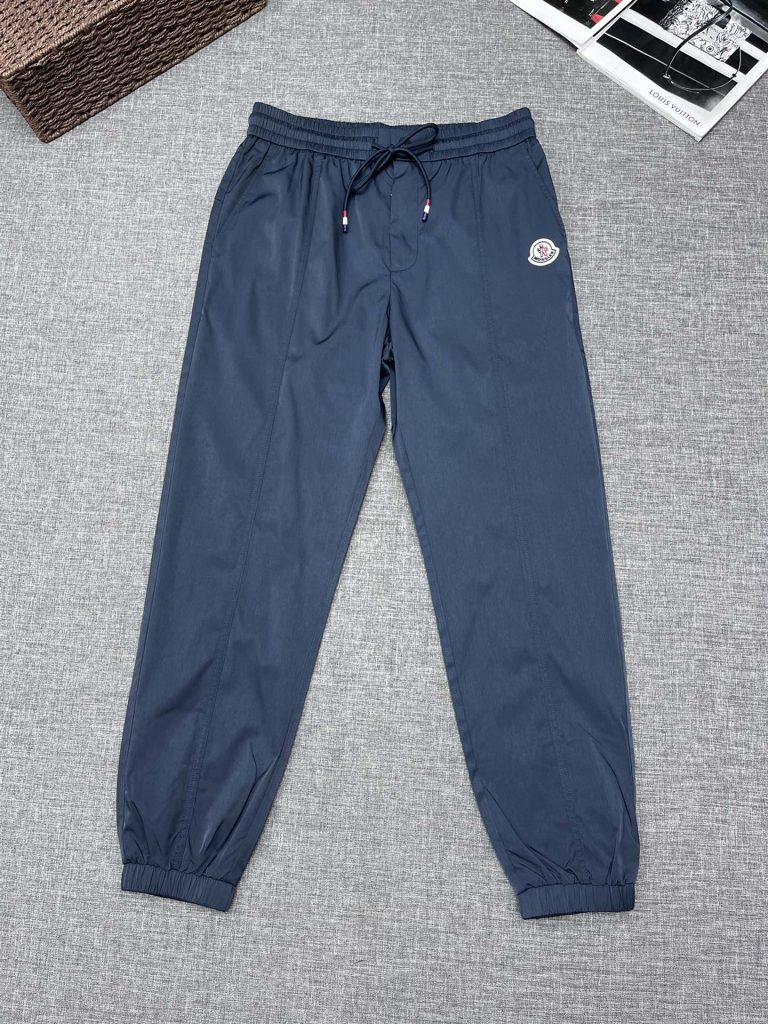 春夏新作モンクレール 偽物 柔らかくて快適なカジュアルジーンズ|スーパーコピーn級優良店 4 春夏新作モンクレール 偽物 柔らかくて快適なカジュアルジーンズ