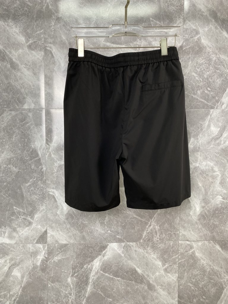 モンクレール 偽物 通気性が良くて快適なカジュアルパンツ