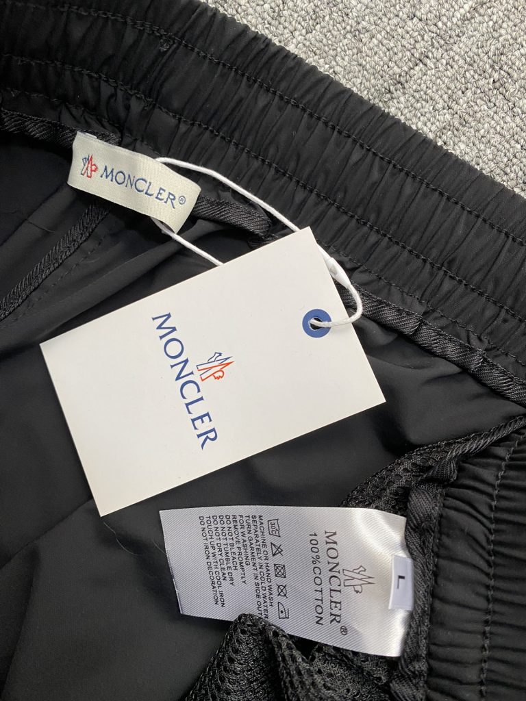 モンクレール 偽物 通気性が良くて快適なカジュアルパンツ