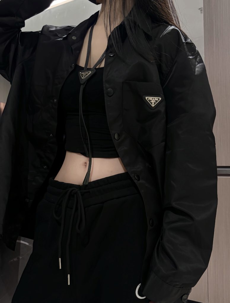 PRADA(プラダ)コピー スタイリッシュスキッパー衿シャツジャケット 通販