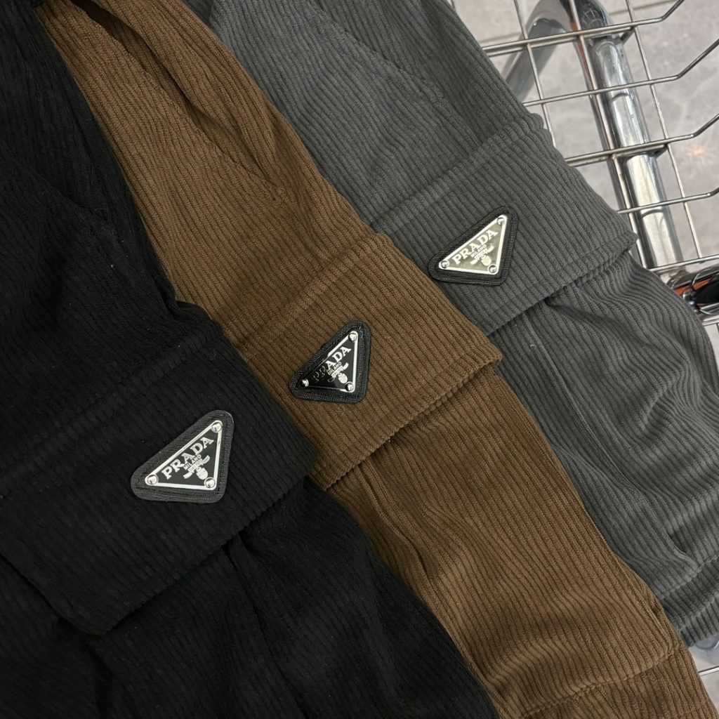 PRADA（プラダ）  スーパーコピー ファッショナブルでカジュアルなハーフパンツ