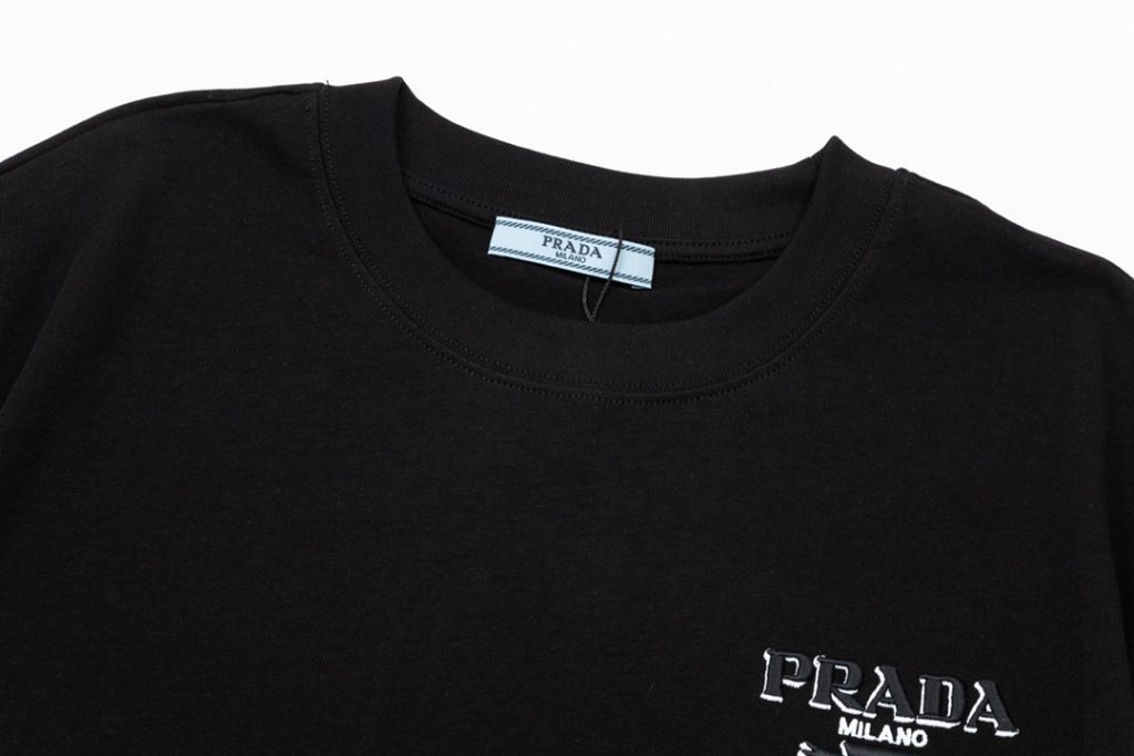 PRADA(プラダ ) 2024新作 n級品 オシャレな刺繍半袖Tシャツ 激安通販