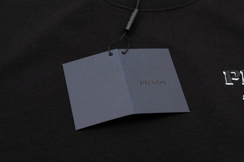 PRADA(プラダ ) 2024新作 n級品 オシャレな刺繍半袖Tシャツ 激安通販