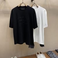 PRADA(プラダ ) 入手困難 業界最高い品質 偽物 おしゃれカジュアルロゴプリント半袖Tシャツ