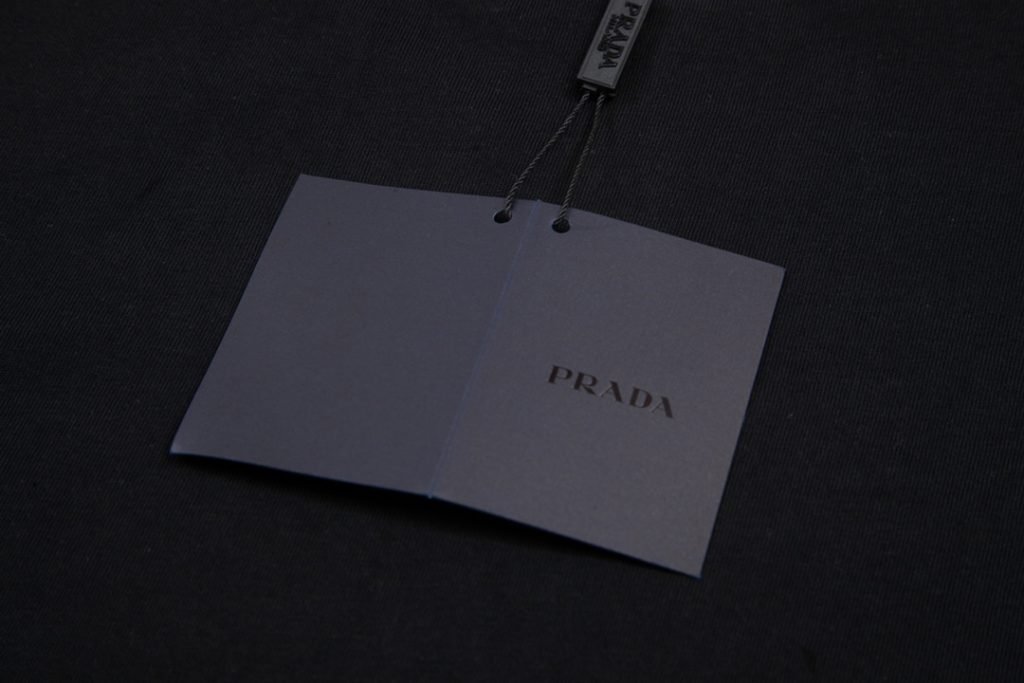  PRADA(プラダ ) 業界最高い品質スーパーコピー アルファベットプリントオシャレカジュアル半袖Tシャツ