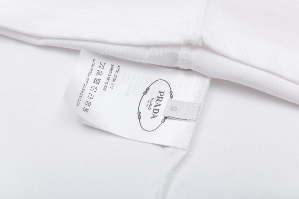 PRADA(プラダ ) 入手困難 スーパーコピー オフセットアルファベットTシャツ|スーパーコピーn級優良店 10 PRADA(プラダ ) 入手困難 スーパーコピー オフセットアルファベットTシャツ|スーパーコピー服