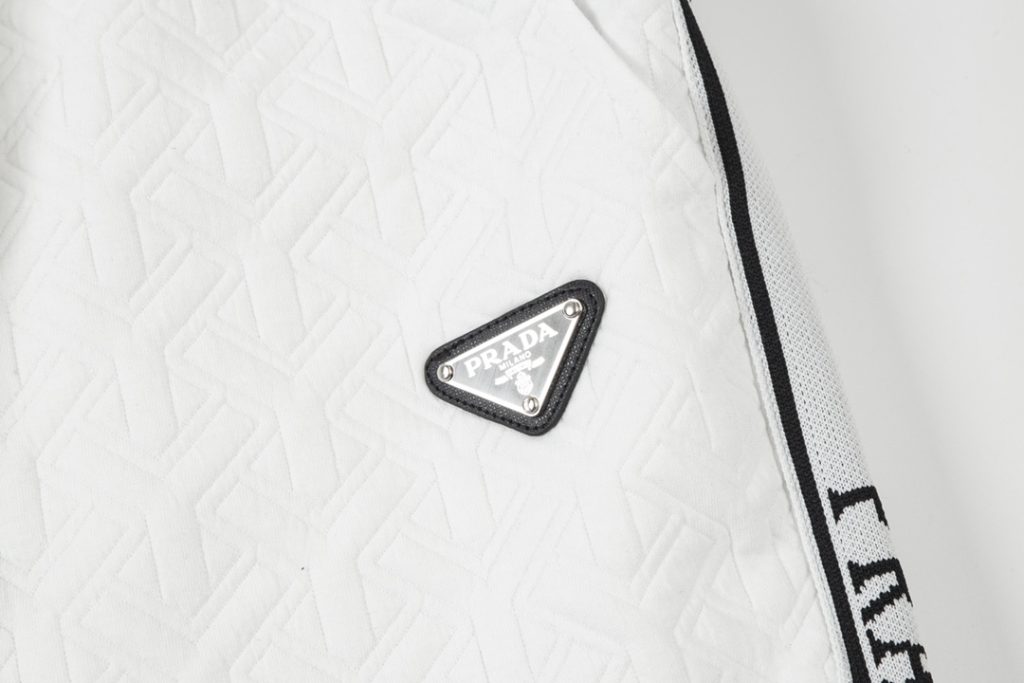 PRADA(プラダ ) 入手困難ファッション スーパーコピー 刺繍アルファベットショートパンツ|スーパーコピーn級優良店 5 PRADA(プラダ ) 入手困難ファッション スーパーコピー 刺繍アルファベットショートパンツ