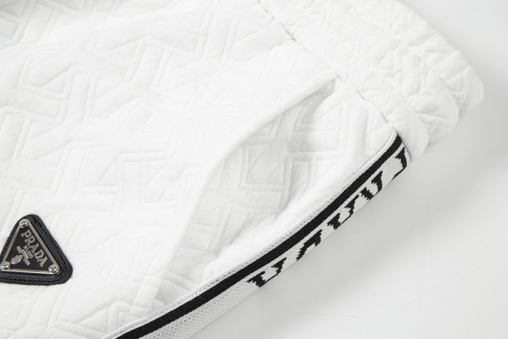 PRADA(プラダ ) 入手困難ファッション スーパーコピー 刺繍アルファベットショートパンツ|スーパーコピーn級優良店 6 PRADA(プラダ ) 入手困難ファッション スーパーコピー 刺繍アルファベットショートパンツ