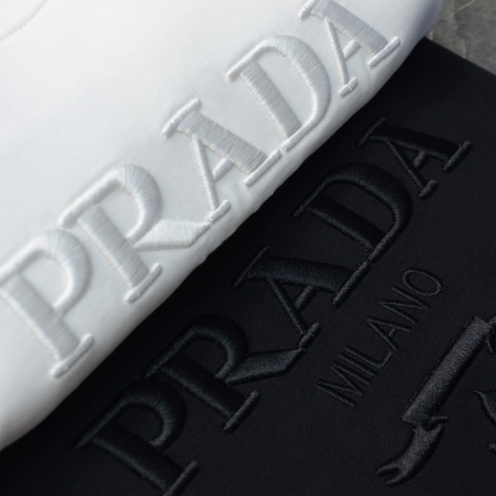 PRADA(プラダ)   激安販売    コピー ロゴ刺繍カジュアルラウンドネック半袖Tシャツ