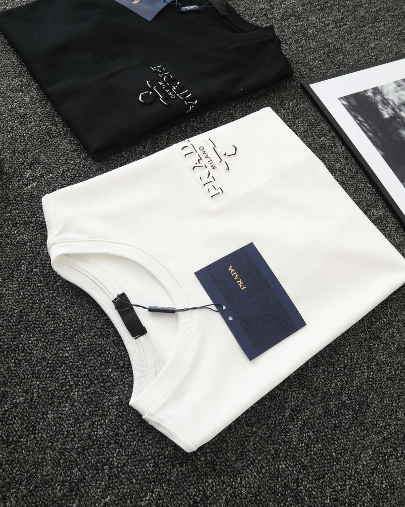 PRADA(プラダ) 激安販売 業界最高い品質 コピー メダリオン柄半袖Tシャツ