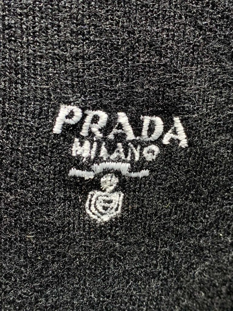 入手困難 新作到着!! オシャレプラダ アウトレットtシャツ スーパーコピー ブランドの特徴 優れたデザイン|スーパーコピーn級優良店 5 入手困難 新作到着!! オシャレプラダ アウトレットtシャツ スーパーコピー ブランドの特徴 優れたデザイン