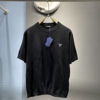 入手困難 新作到着!! オシャレプラダ アウトレットtシャツ スーパーコピー ブランドの特徴 優れたデザイン