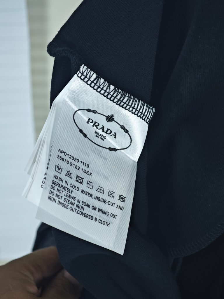 PRADA(プラダ ) 芸能人  スーパーコピー 人気バカ売れタイプカジュアルなダブルポケットショートパンツ