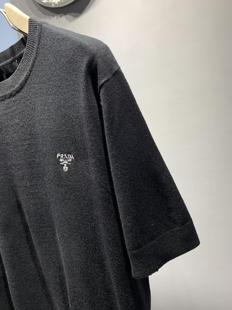入手困難 新作到着!! オシャレプラダ アウトレットtシャツ スーパーコピー ブランドの特徴 優れたデザイン|スーパーコピーn級優良店 4 入手困難 新作到着!! オシャレプラダ アウトレットtシャツ スーパーコピー ブランドの特徴 優れたデザイン