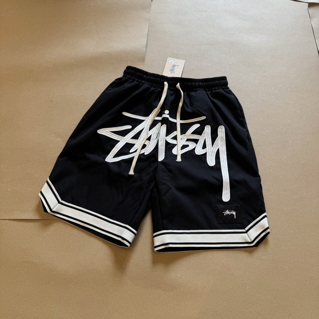 STUSSY(ステューシー) n級品   ビッグロゴ刺しゅうビーチハーフパンツ 激安通販