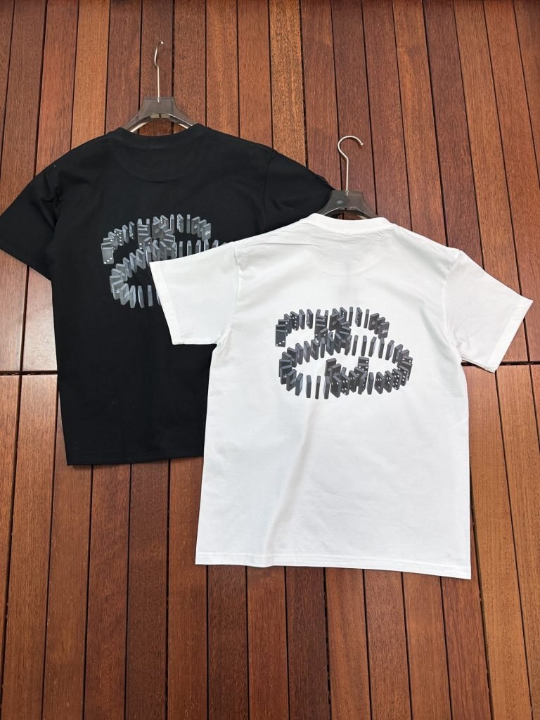 STUSSY(ステューシー)   コピー ドミノ柄プリント半袖Tシャツ  激安通販