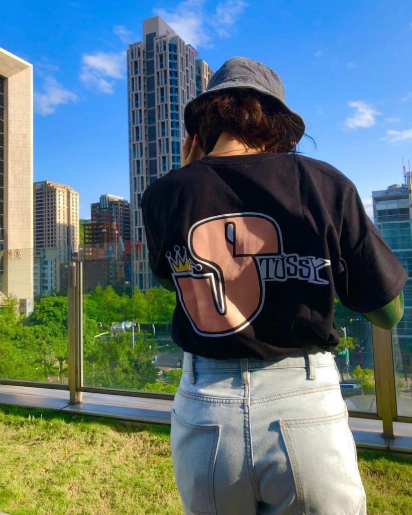 STUSSY(ステューシー) 偽物 おもしろアルファベットプリント半袖Tシャツ 激安販売