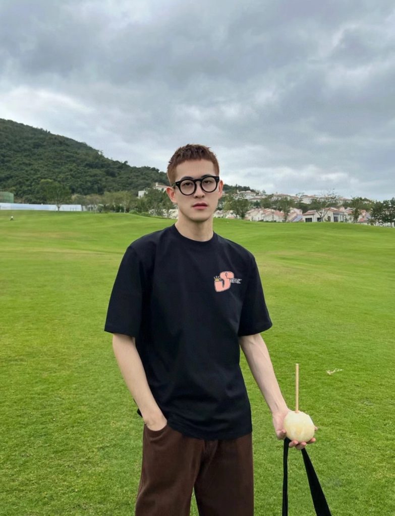 STUSSY(ステューシー) 偽物 おもしろアルファベットプリント半袖Tシャツ 激安販売